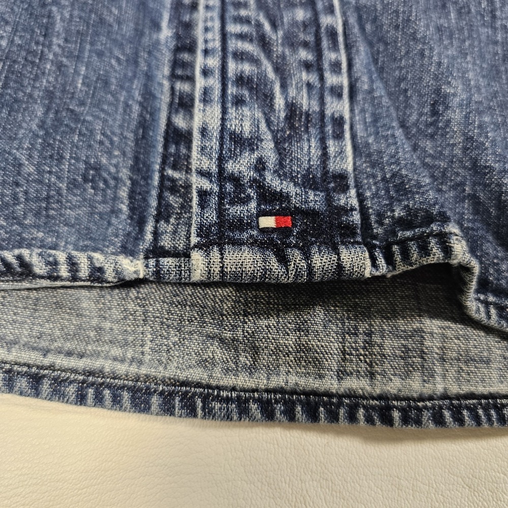 Tommy Hilfiger Denim Button Down Shirt Mens XL Blue Chambray Long Sleeve Classic - Picture 2 of 14